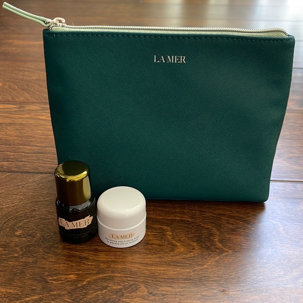NWOT La Mer Makeup Toiletry Green Bag & Mini Creme de La Mer Treat Lotion & Mask